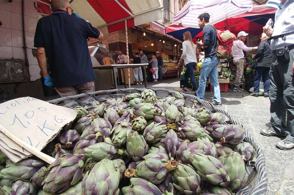 Street Food Tour in Catania including a visit to the old town and the fish market-image-7