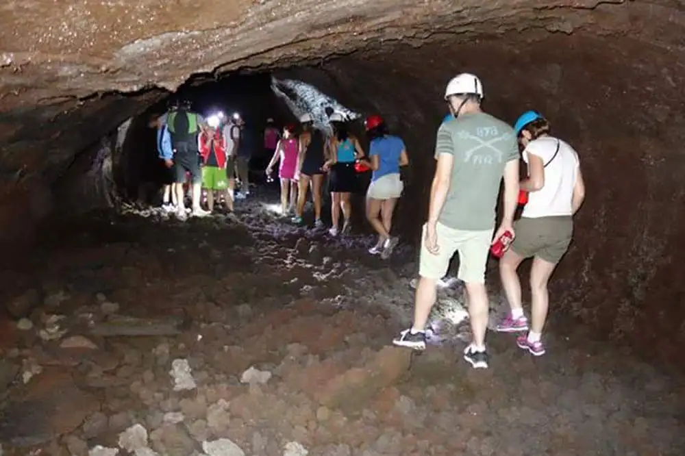 Mini tour between grottos rivers and uncontaminated nature near Catania-image-5