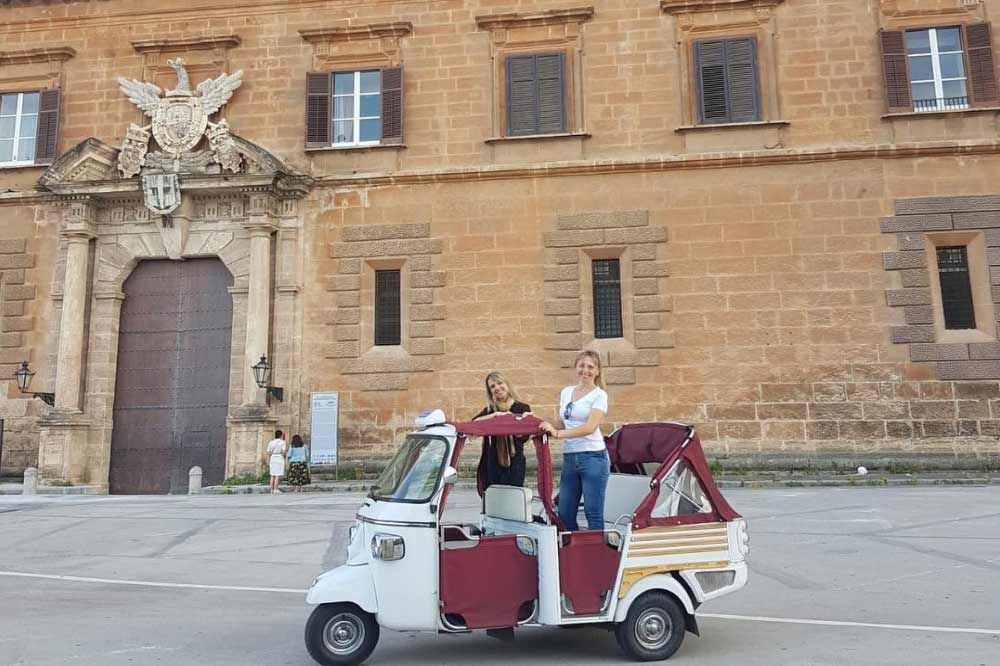 A tour by “Ape Calessino” to discover the old town of Palermo-image-4