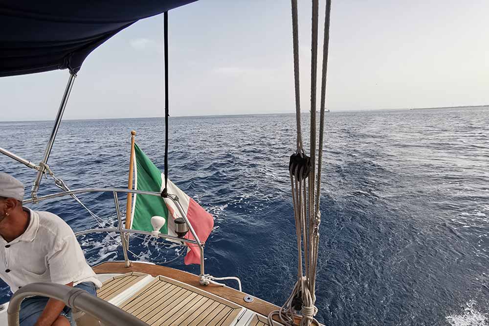 Escursione in barca a vela da Catania sulla riviera dei Ciclopi-image-7