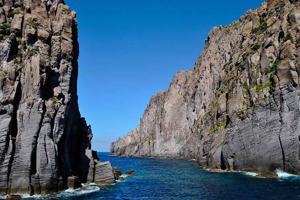 Boat excursion to the Aeolian Islands and trekking experience in Stromboli-image-5