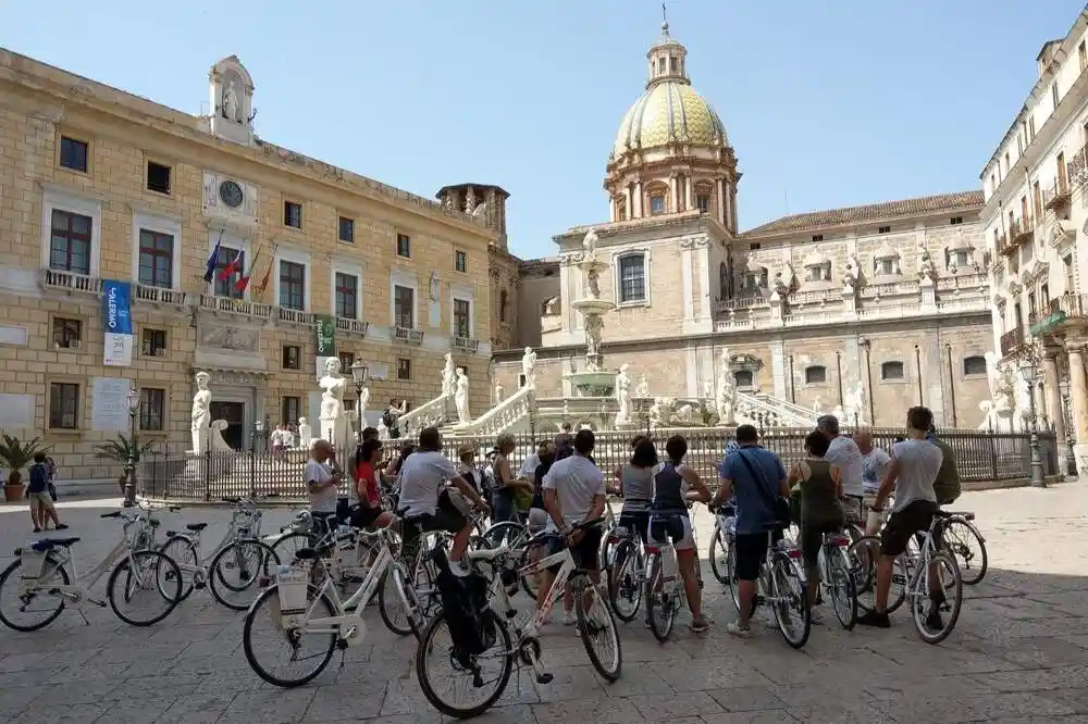 Bike tour in the historical center of Palermo-image-4