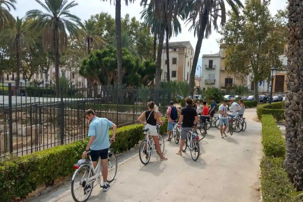 Bike tour in the historical center of Palermo-image-5