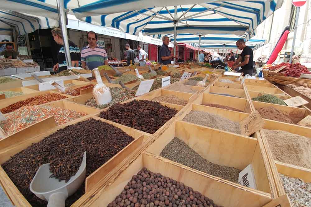 Street Food tour al mercato di Ortigia tra i quartieri storici di Siracusa-image-9