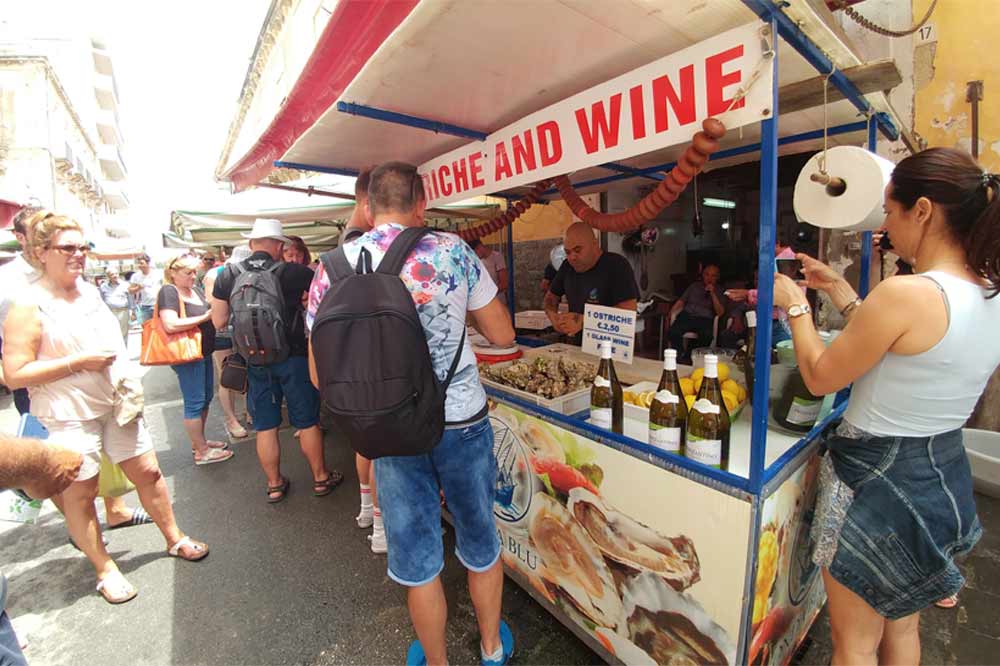 Street Food tour al mercato di Ortigia tra i quartieri storici di Siracusa-image-10
